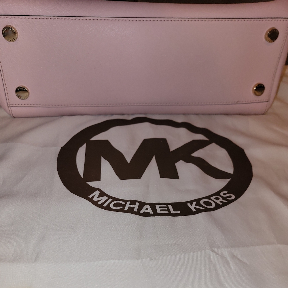 Michael Kors Blush Tote with Gold Accents - Picture 10 of 10